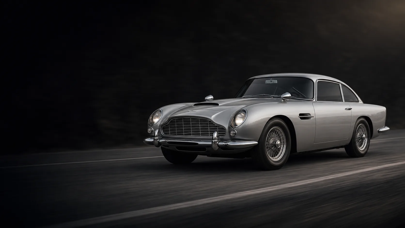 Серебристый Aston Martin DB5 на дороге